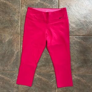 NIKE | pink capris